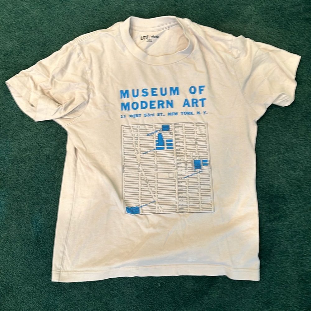 Uniqlo Museum of Modern Art, Men’s shirt